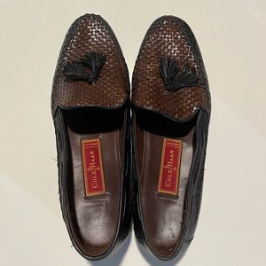 Cole Haan Country 90s Black and Brown Basketweave Leather Tassel Vintage Loafers